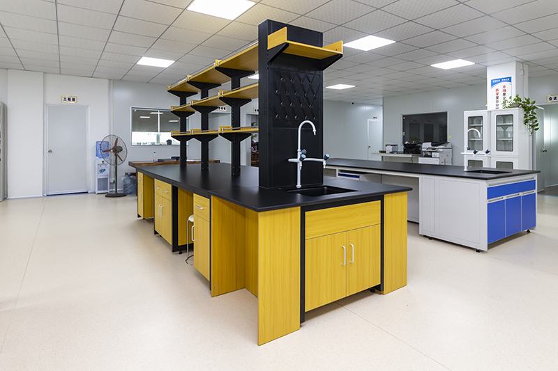 Lab furniture bench